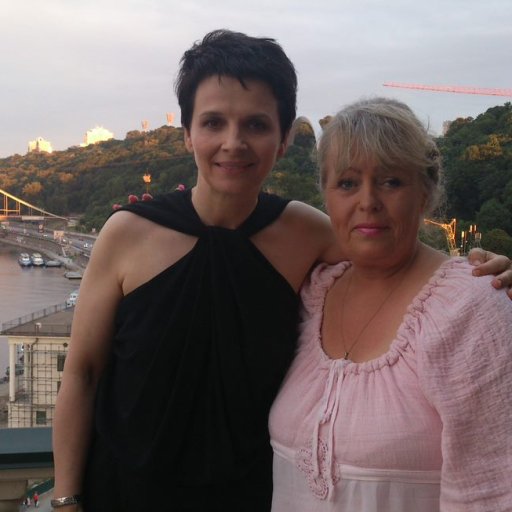 Ylva and Juliette Binoch